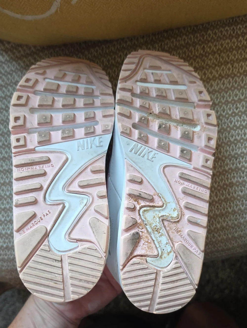 AWESOME Girls NIKE AIR MAX White/pink Shoes